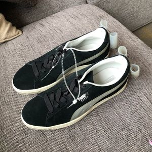 NWT Puma suede classic black jelly bow sneakers